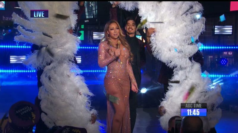 Mariah Carey Melts Down At Times Square New Year's Eve Performance
