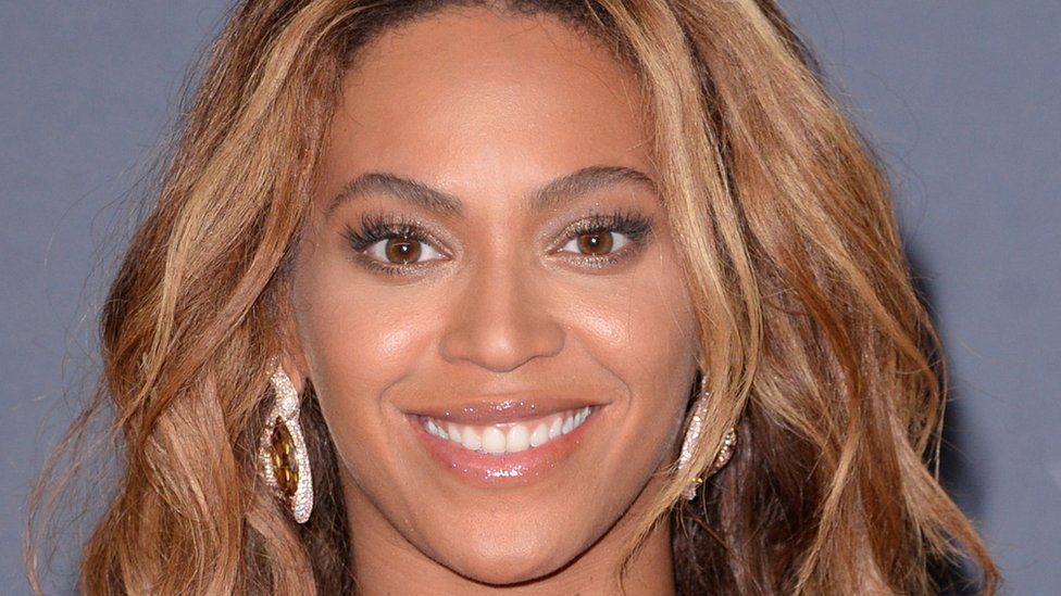 Beyonce returns to Houston to help victims of Hurricane Harvey  - BBC Newsbeat