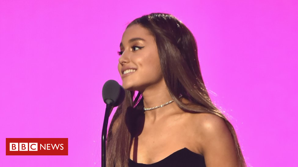 Ariana Grande announces break from social media - BBC News