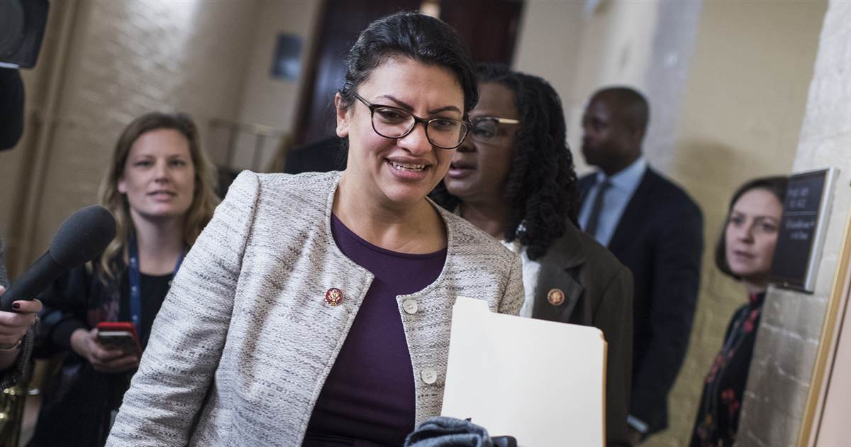 Democrats hedge on Trump impeachment after inflammatory remarks