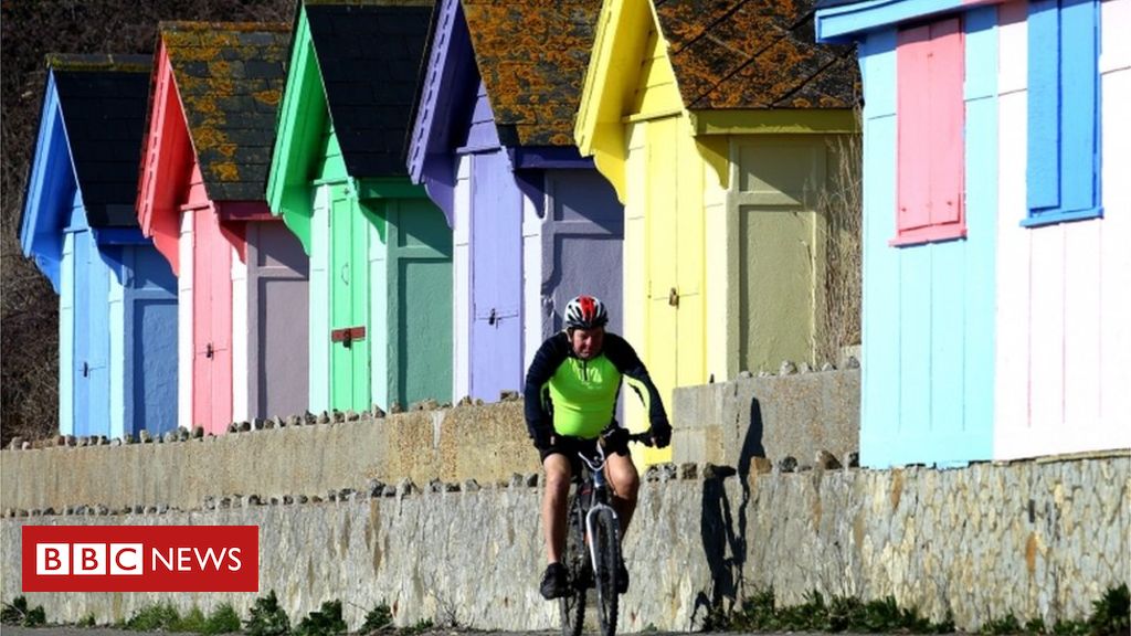 UK basks in warmest February day on record - BBC News