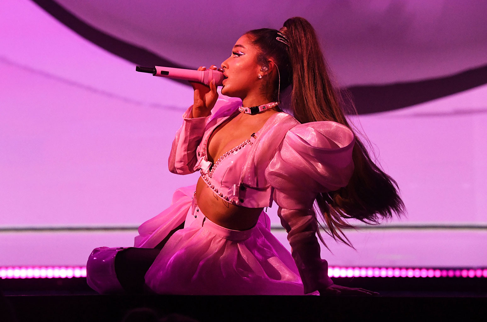 7 Weeks for '7 Rings' Atop Hot 100: 13 Things to Know About the Charts This Week | Billboard