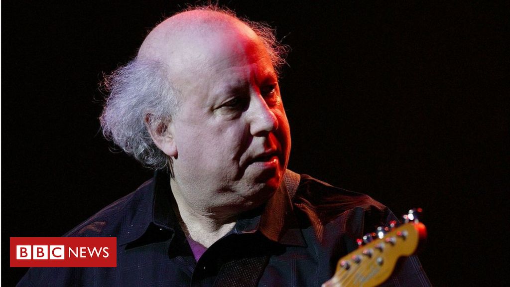 Peter Green: Fleetwood Mac co-founder dies aged 73 - BBC News