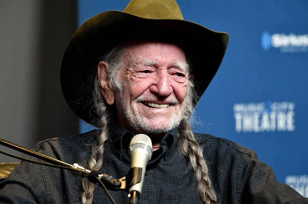 Willie Nelson Makes Billboard Top Country Albums History With 'First Rose of Spring' | Billboard