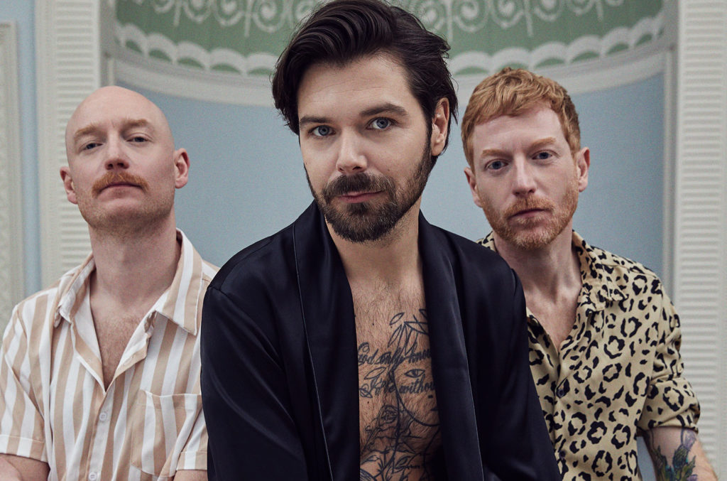 Biffy Clyro Blast Into Lead on Midweek U.K. Albums Chart | Billboard