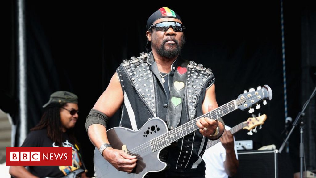 Toots Hibbert: Jamaican reggae legend dies aged 77 - BBC News