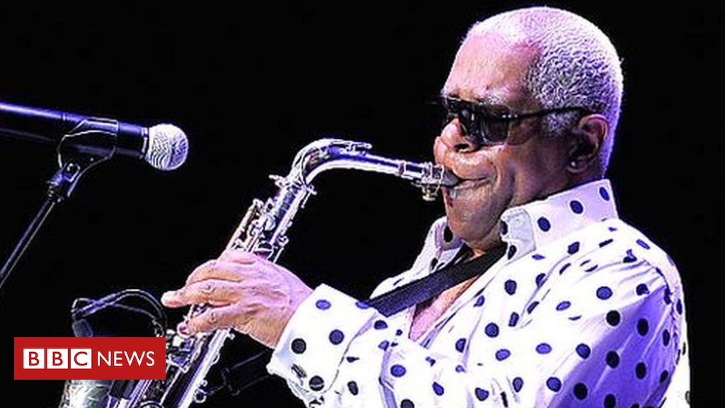 Dennis Thomas: Kool & The Gang founding member dies aged 70 - BBC News